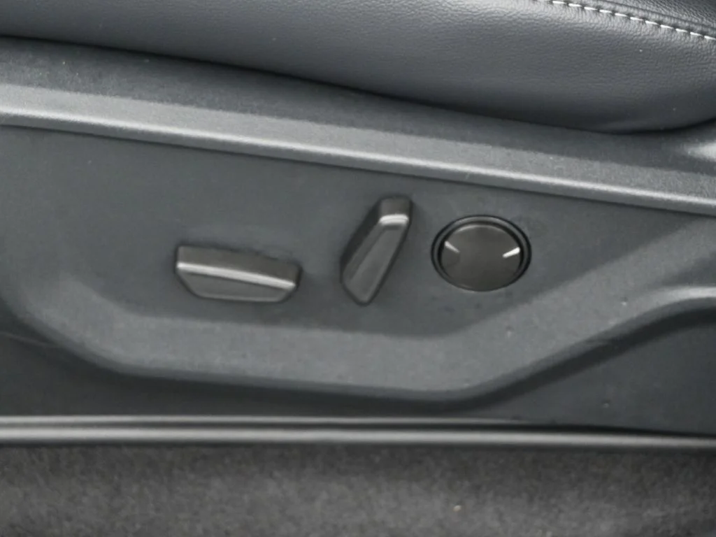 New 2026 Avalanche Ford Lariat image 11