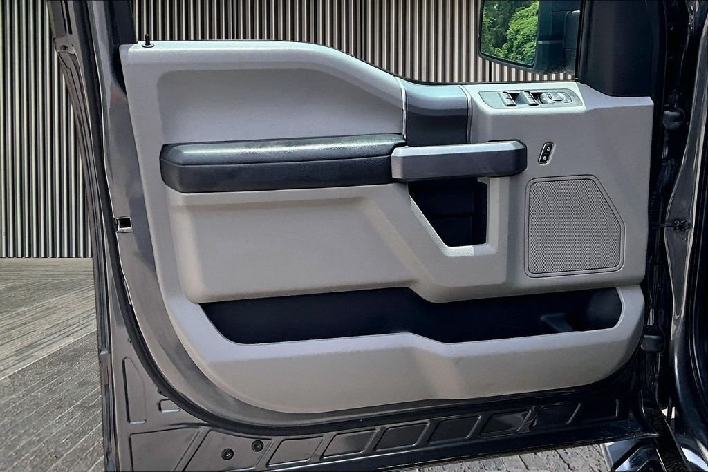 Used 2019 Gray Ford XLT image 27