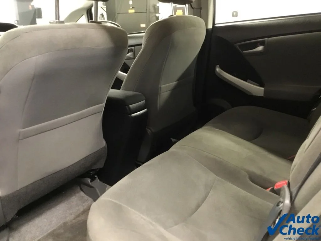 Used 2015 Silver Toyota Three image 29