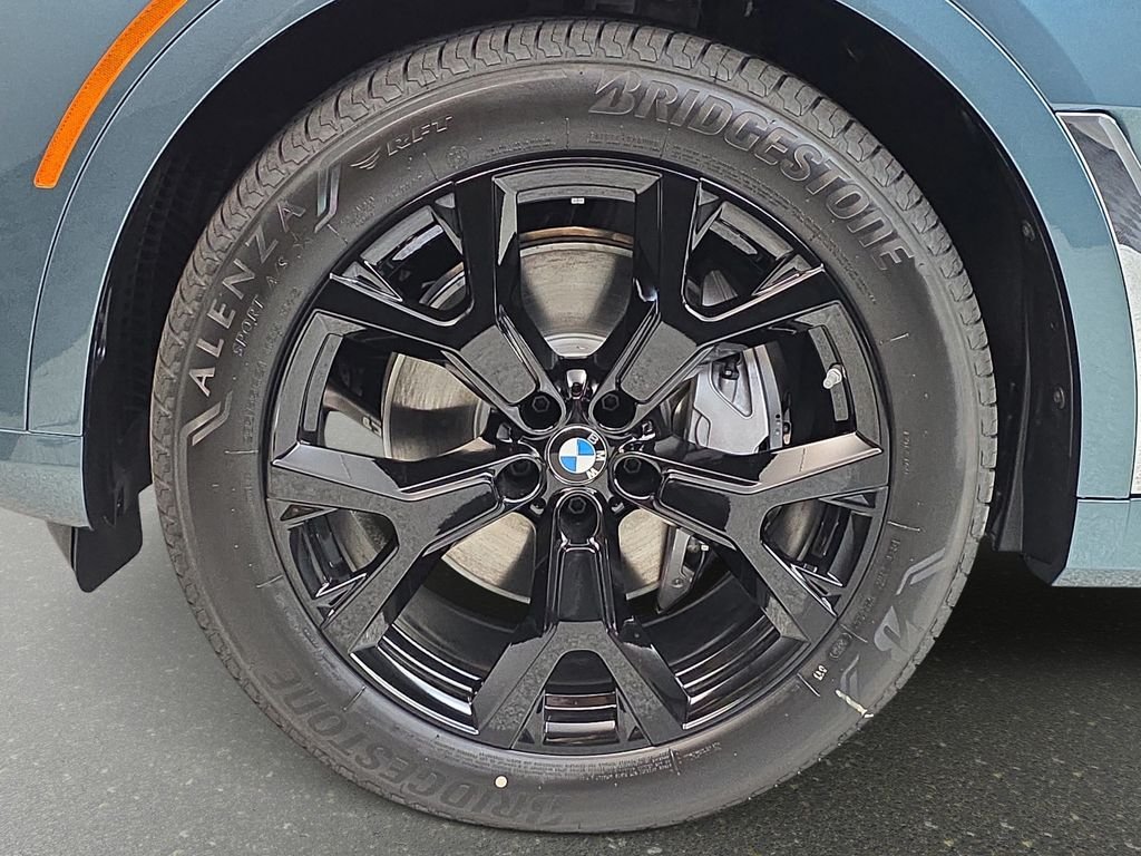 Used 2026 Blue Ridge Mountain Metallic BMW xDrive40i image 33