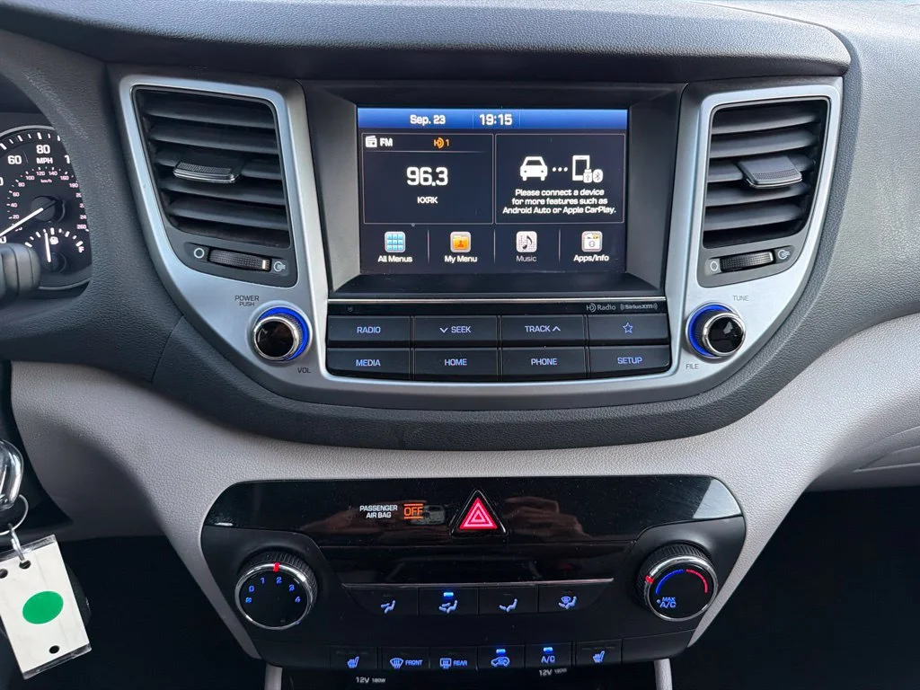 Used 2018 Silver Hyundai SEL image 12
