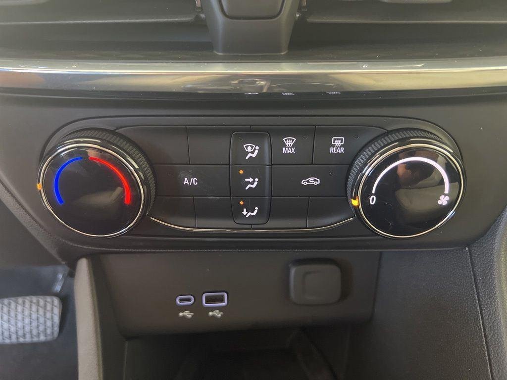 Used 2024 Summit White Buick Preferred image 14