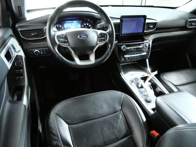 Used 2022 Black Ford Limited image 4