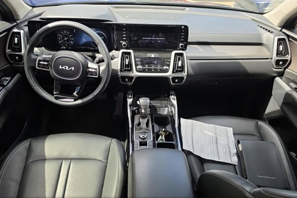 Used 2023 Black Kia SX image 6