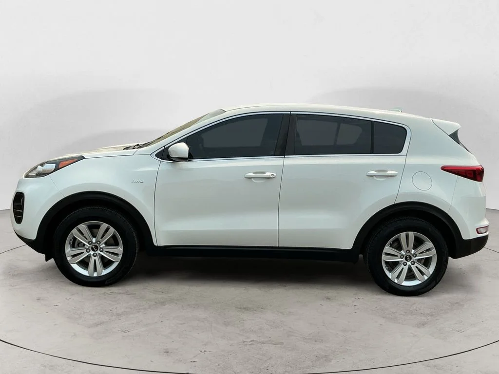 Used 2018 White Kia LX image 8