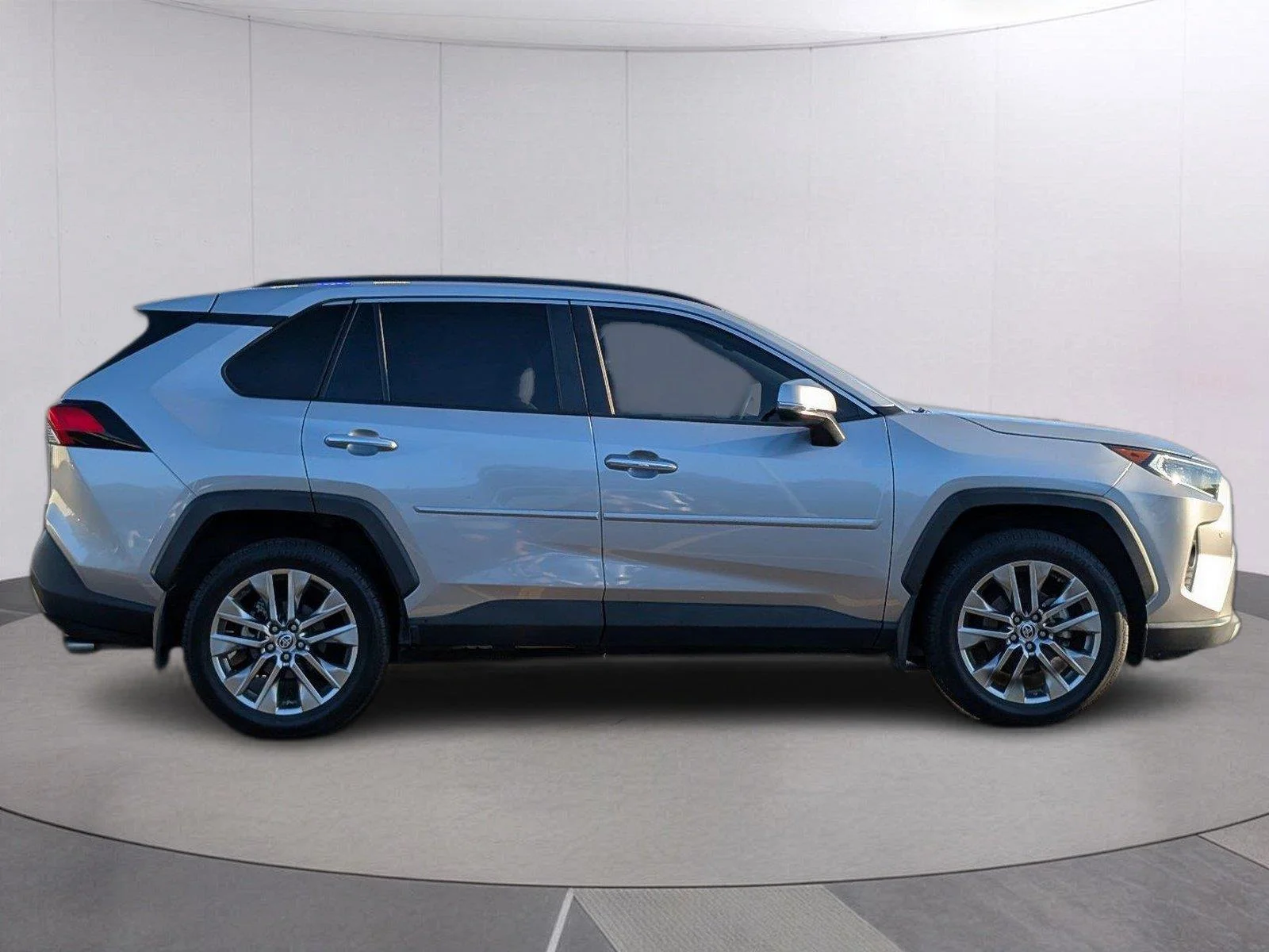 Used 2020 Silver Sky Metallic Toyota Limited image 8