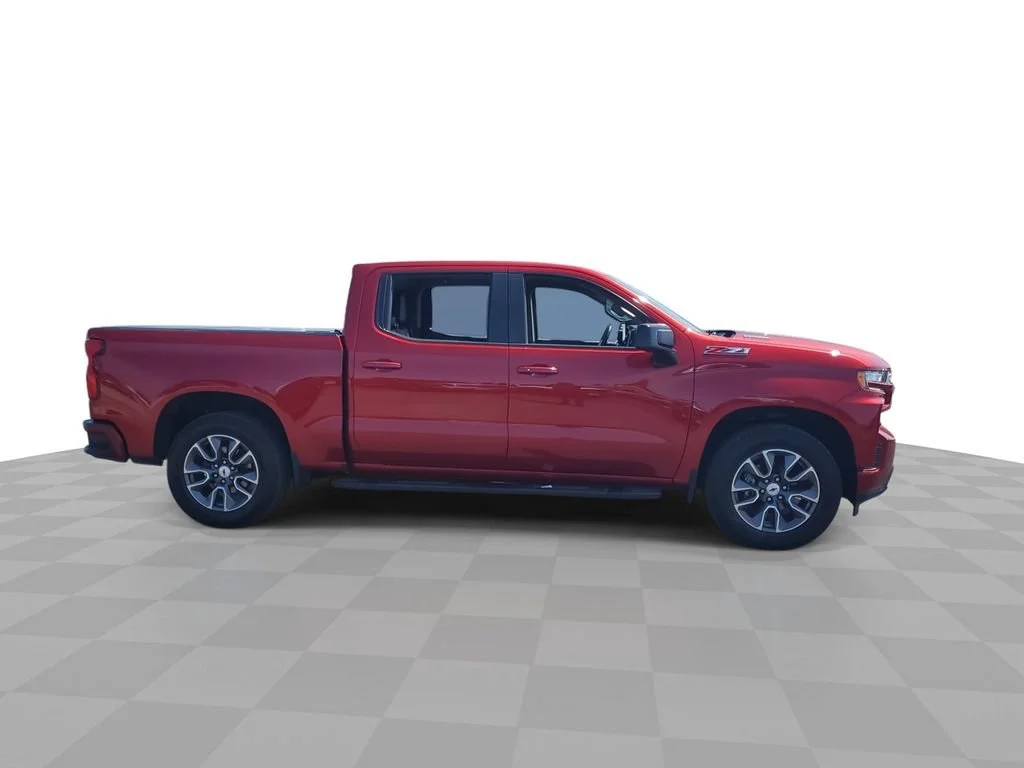 Used 2021 CHERRY RED TINTCOAT Chevrolet RST image 5