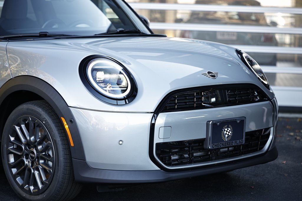 2026 Mini Cooper 2 Door Hardtop Signature photo 2