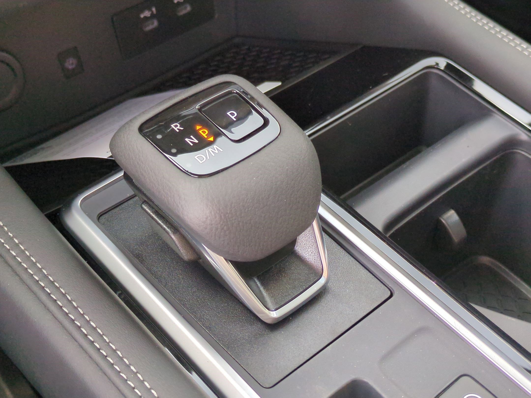New 2026 Everest White Pearl TriCoat / Super Black Two-tone Nissan Platinum image 12