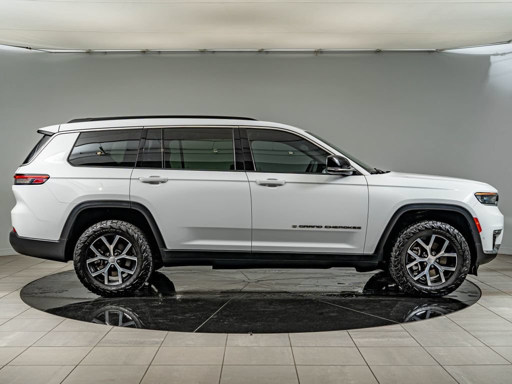 Used 2024 Bright White Clearcoat Jeep Limited image 4