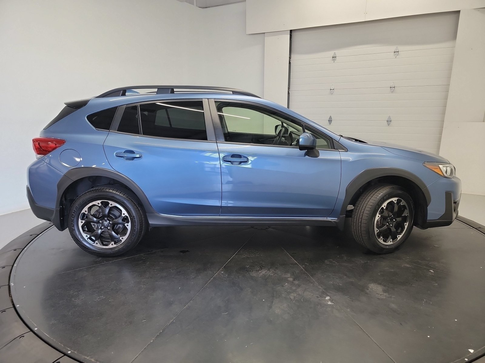 Used 2023 Horizon Blue Pearl Subaru Premium image 9