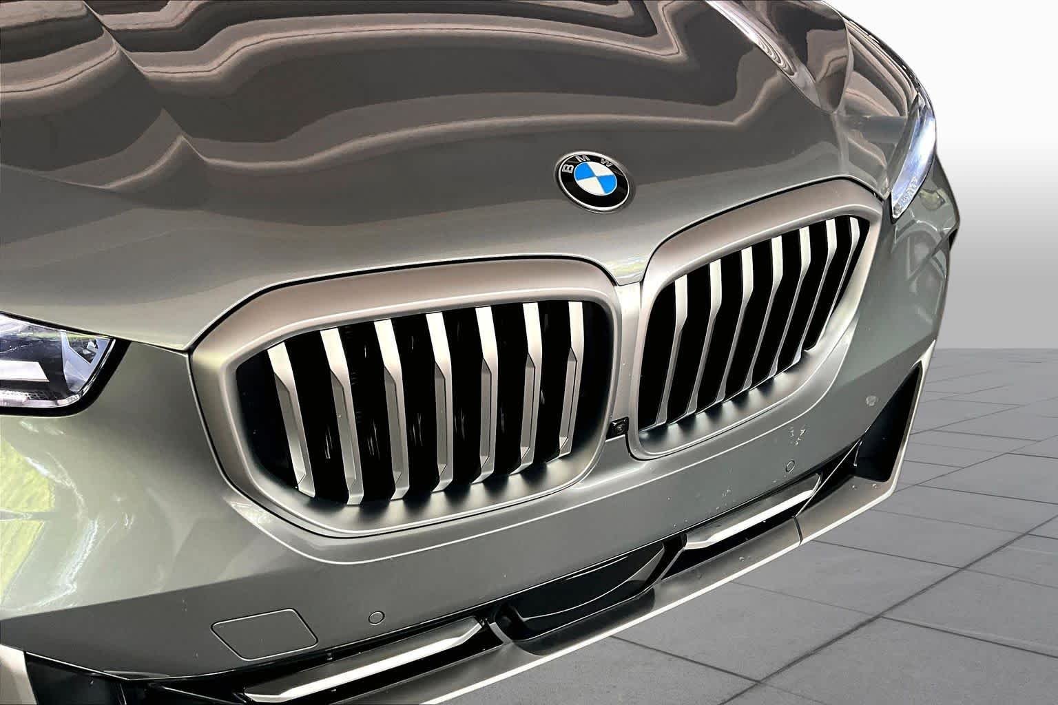 Used 2026 Skyscraper Grey Metallic BMW sDrive40i image 29