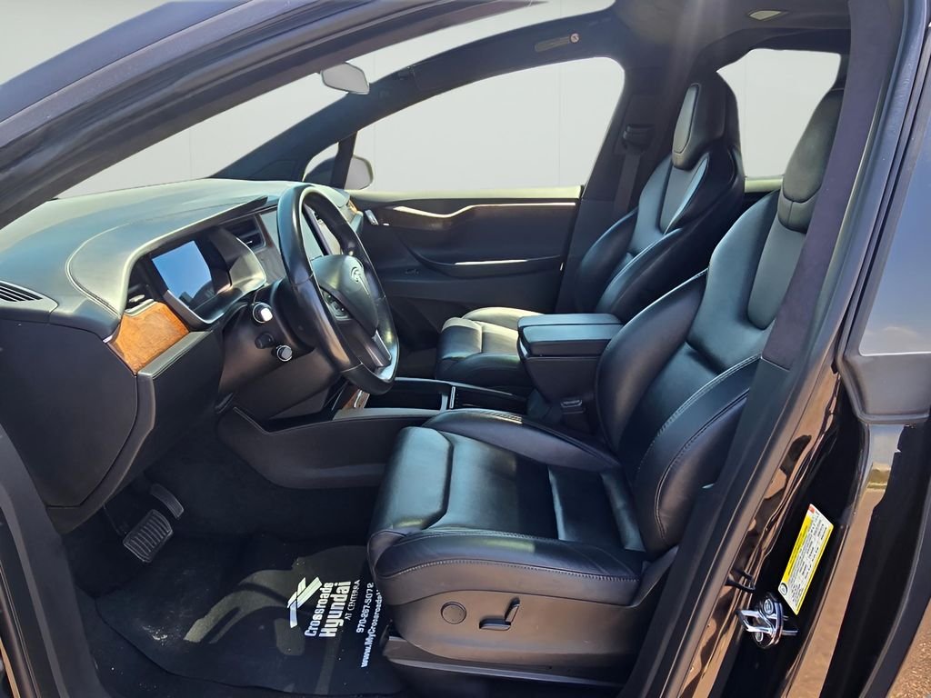 Used 2018 Black Tesla P75D image 8