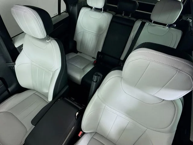 Certified Used 2025 White Land Rover Dynamic SE image 14