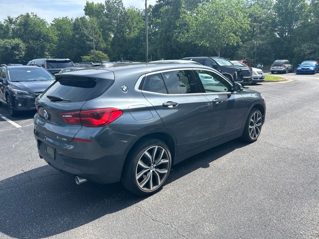 Used 2018 Gray BMW xDrive28i image 3