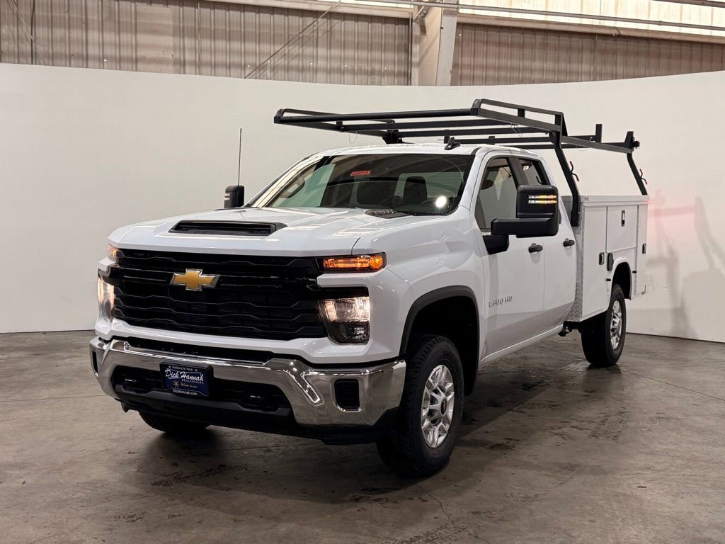 New 2026 Summit White Chevrolet WT image 2