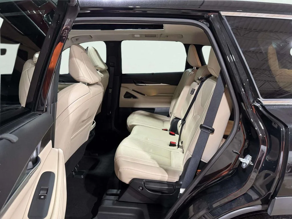 Used 2023 Mineral Black INFINITI Sensory image 25