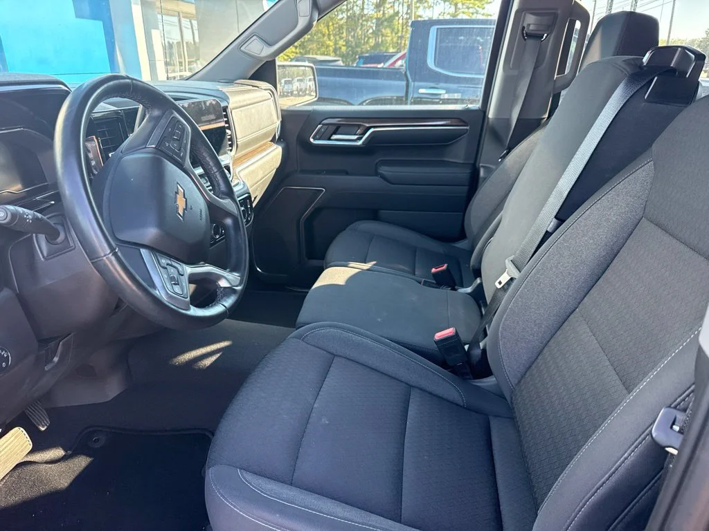 Used 2024 Black Chevrolet LT image 6