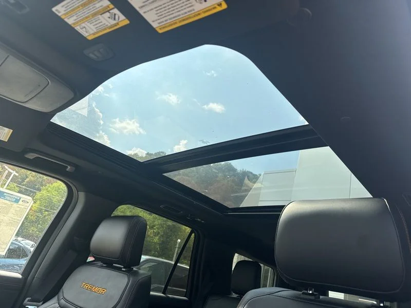 New 2025 Star White Metallic Tri-Coat Ford TREMOR® image 34