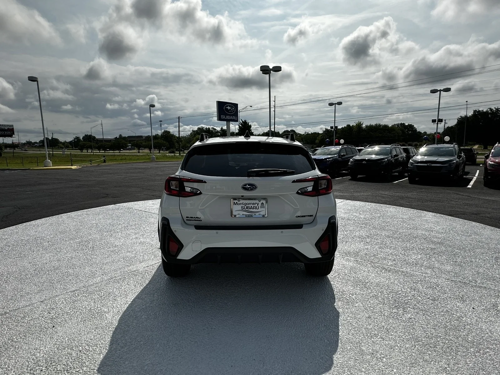 New 2026 CRYSTAL WHITE PEARL Subaru Limited image 6