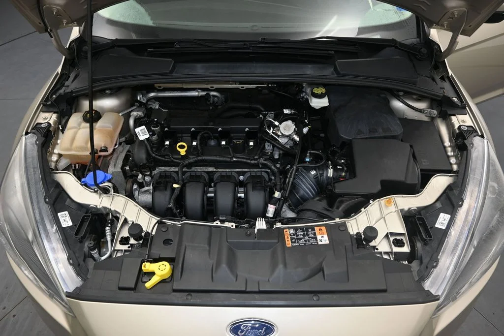 Used 2017 White Gold Metallic Ford SEL image 17