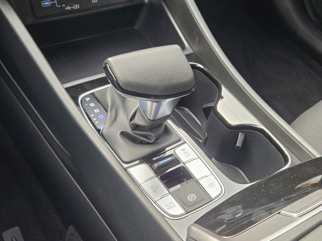 New 2026 Phantom Black Hyundai SE image 25