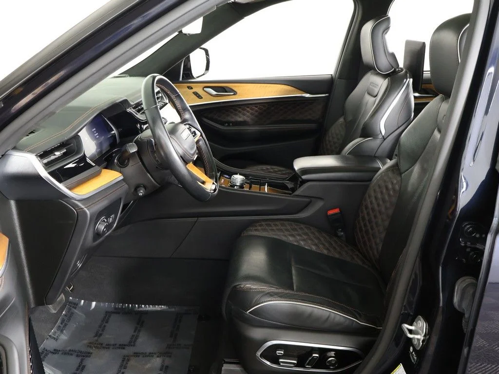 Used 2023 Black Jeep Summit Reserve image 38