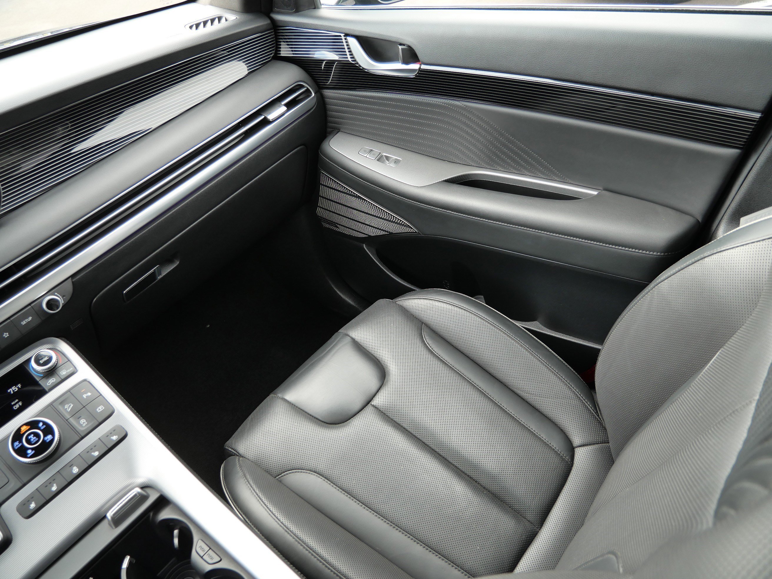 Certified Used 2023 Abyss Black Pearl Hyundai Calligraphy image 11