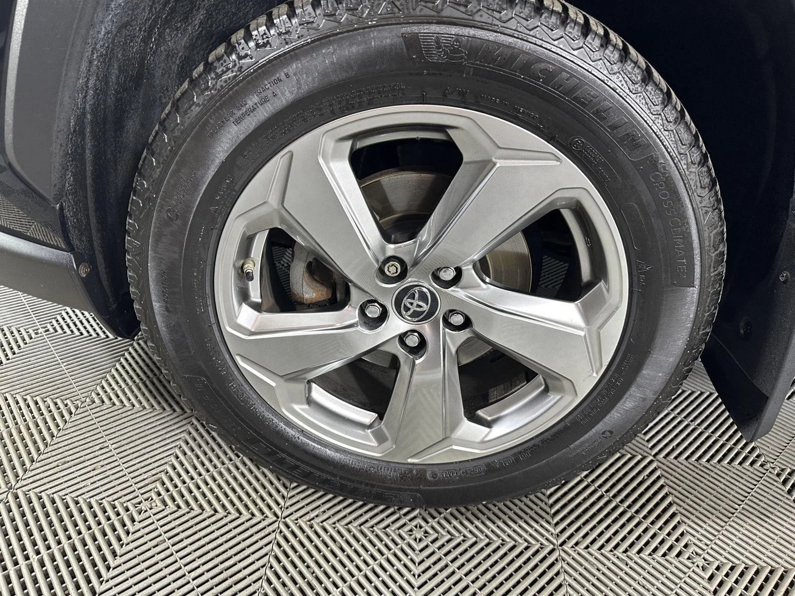 Used 2019 Midnight Black Metallic Toyota Limited image 23