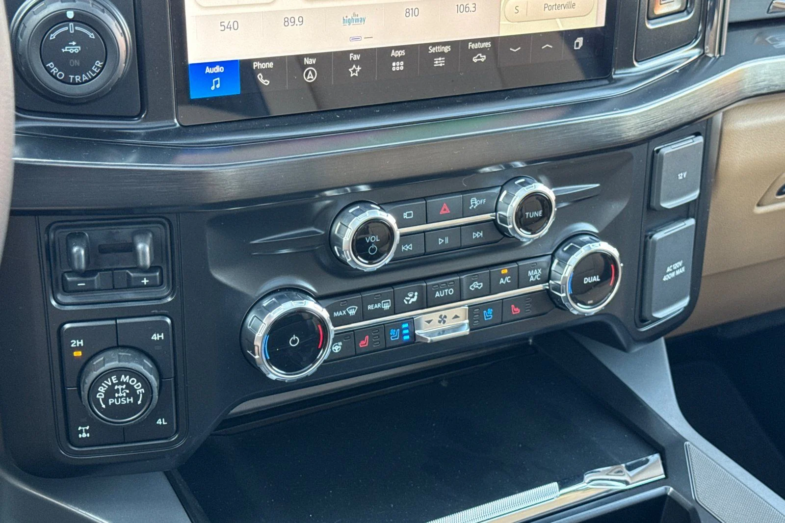 New 2026 Glacier Gray Metallic Tri-Coat Ford F-250® Lariat® image 22