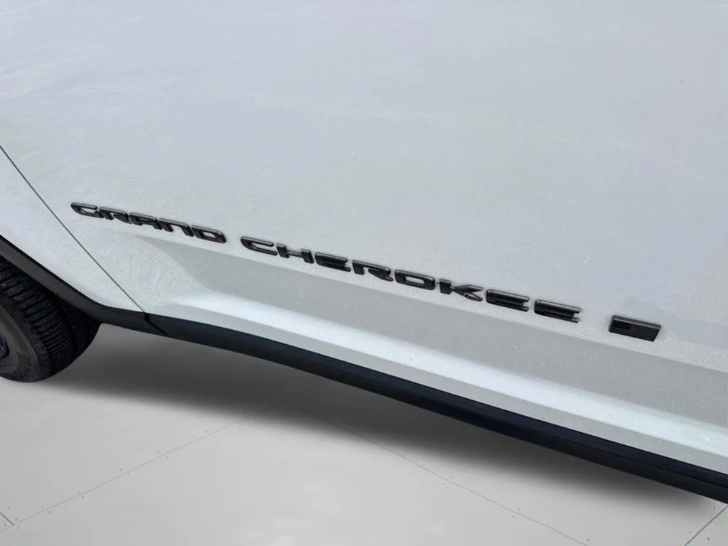 Used 2023 Bright White Clearcoat Jeep Altitude image 27