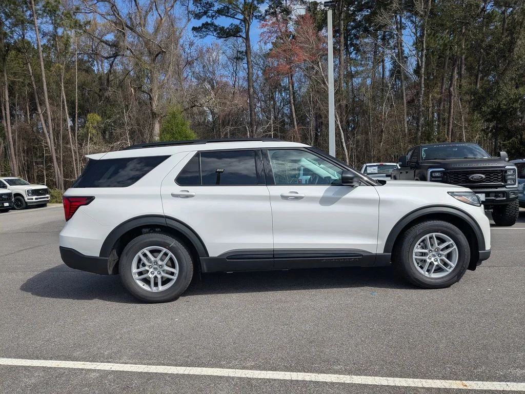 New 2026 Star White Metallic Tri-Coat Ford Active image 3