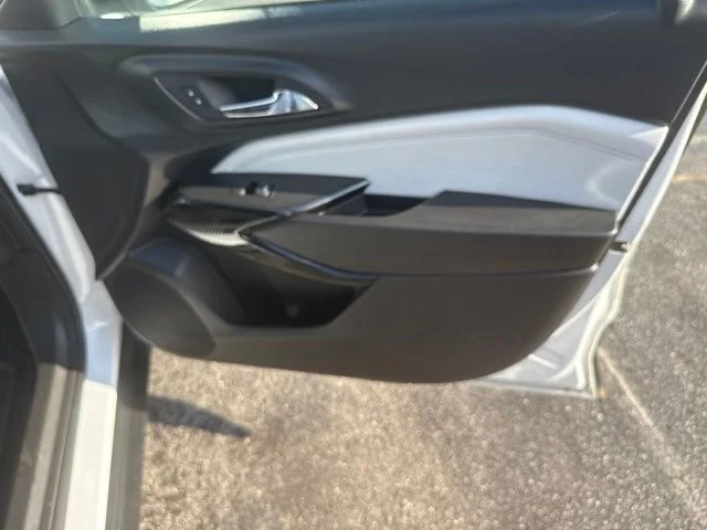 Used 2025 White Chevrolet LT image 25