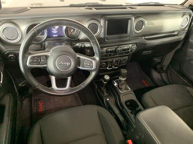 Used 2021 Gray Jeep Unlimited Sahara image 4