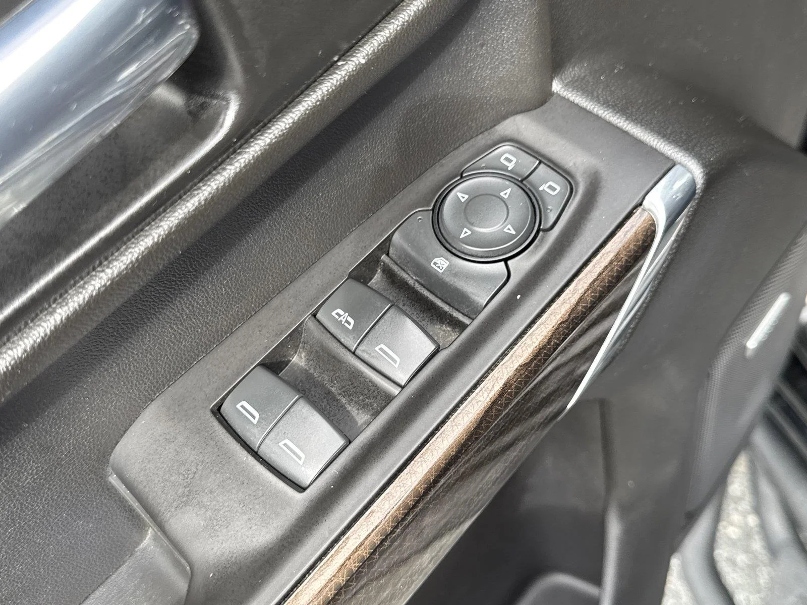 Used 2021 BLACK Chevrolet LT Trail Boss image 18