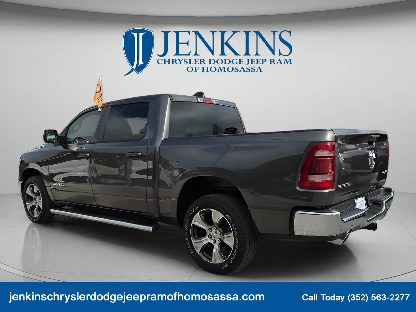 Used 2023 Granite Crystal Metallic Clearcoat Ram Laramie image 8