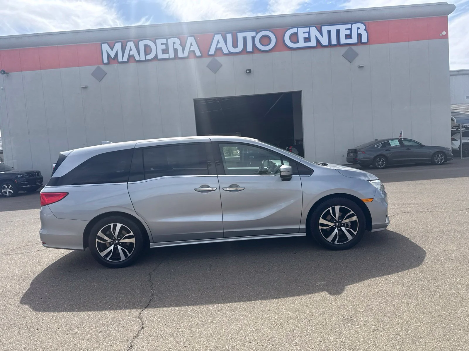 Used 2018 Silver Honda Elite image 4