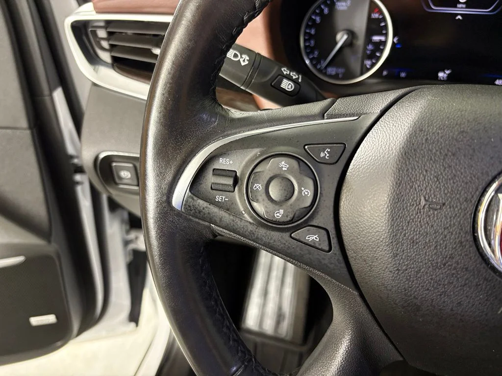 Used 2020 White Buick Avenir image 22