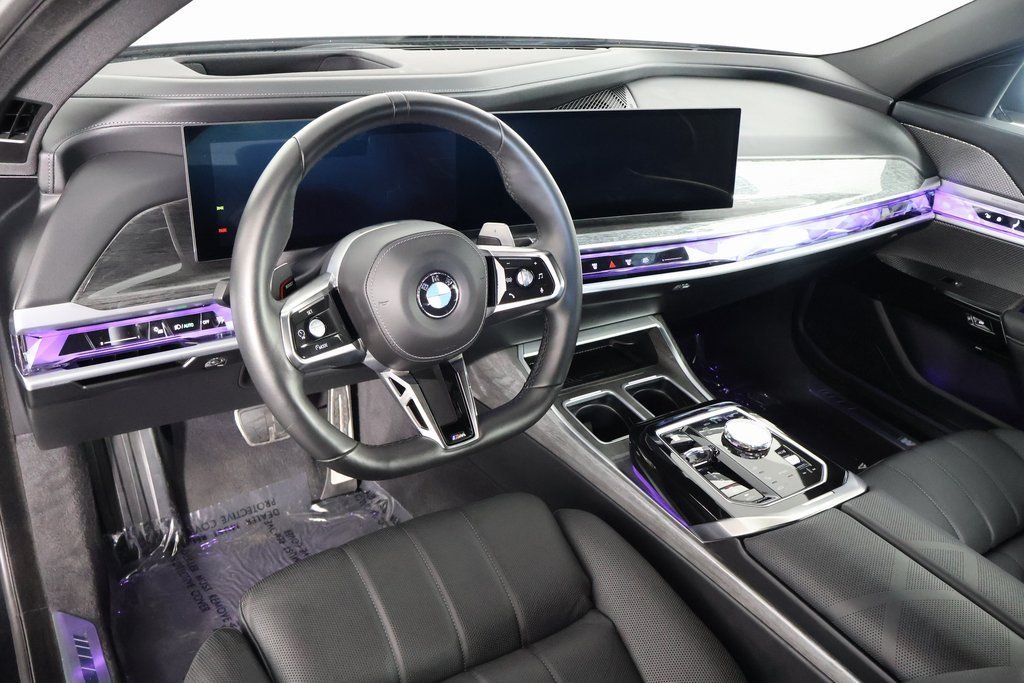 Used 2025 Black Sapphire Metallic BMW 740i image 7
