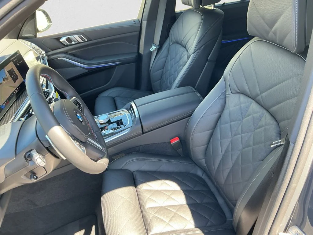 2026 BMW X5 M60i - Photo 10