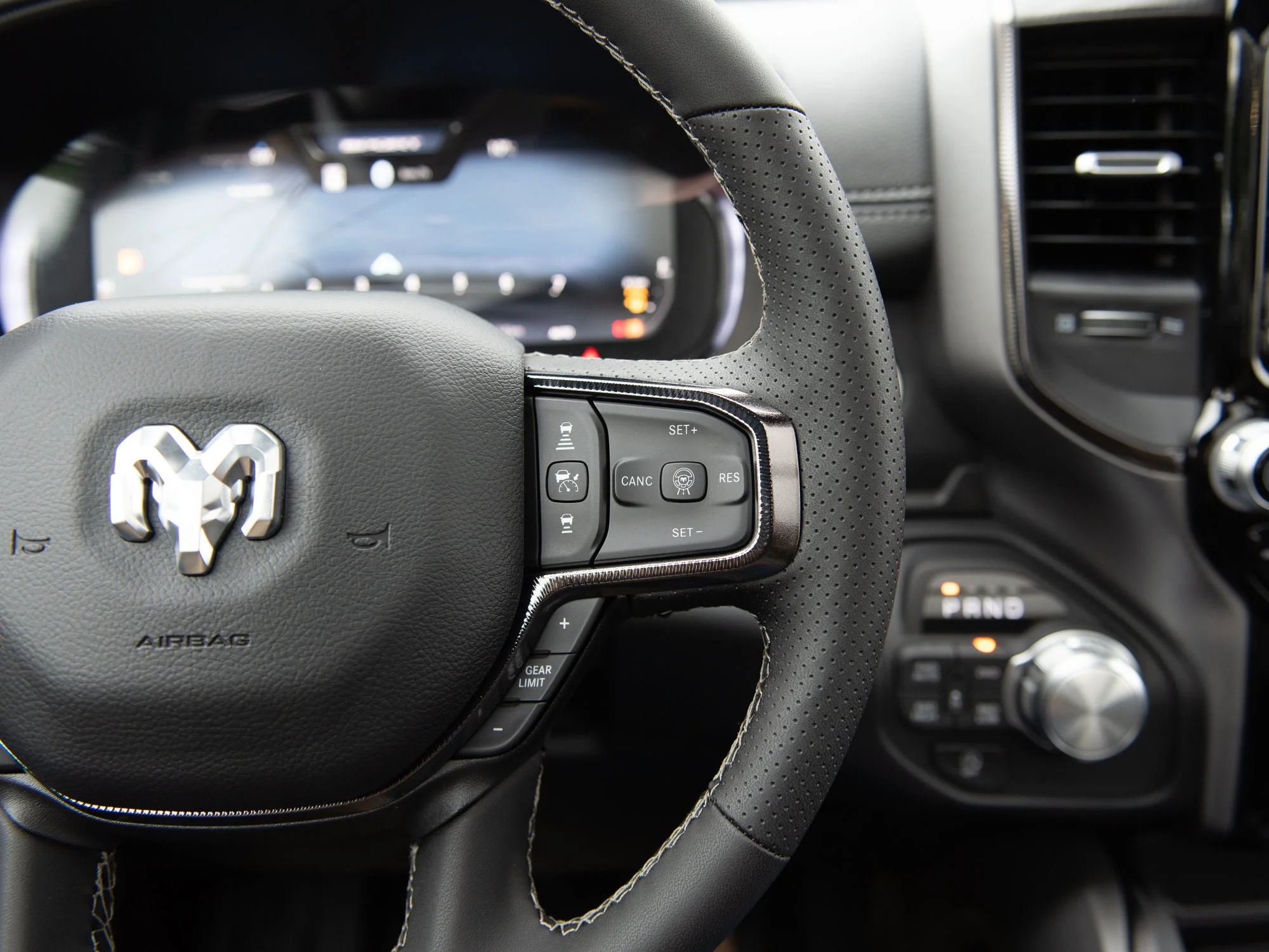 New 2026 Black RAM Sport* Crew Cab 4x4, Panoramic Sunroof, Heated Seats/Wheel, Nav image 18
