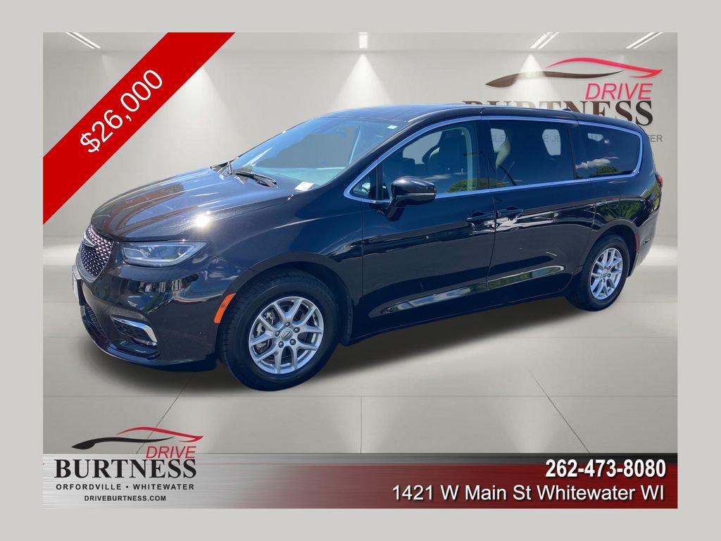 2024 Chrysler Pacifica Touring L's photo