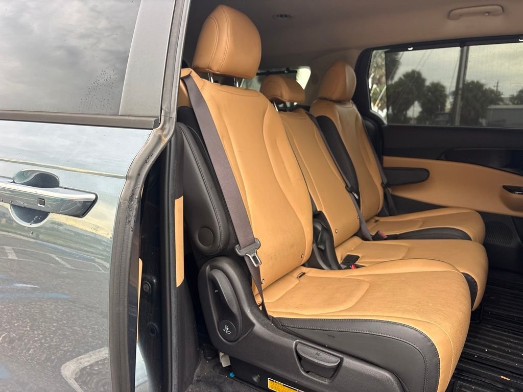 2022 Kia Carnival EX - Photo 14