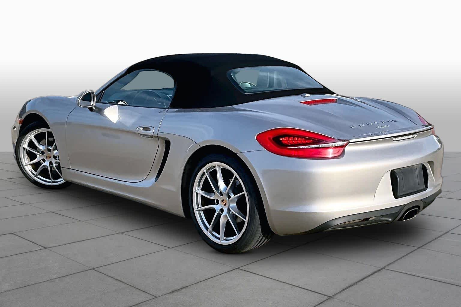 Used 2013 Platinum Silver Metallic Porsche  image 10