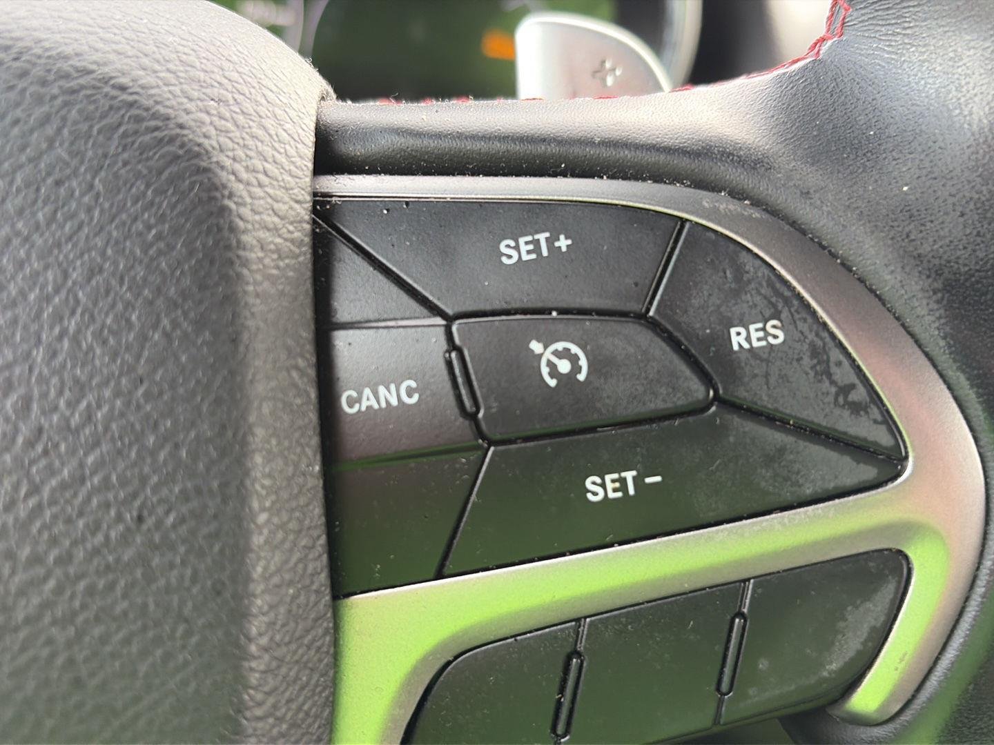 Used 2020 Billet Silver Metallic Clearcoat Jeep Trailhawk image 17