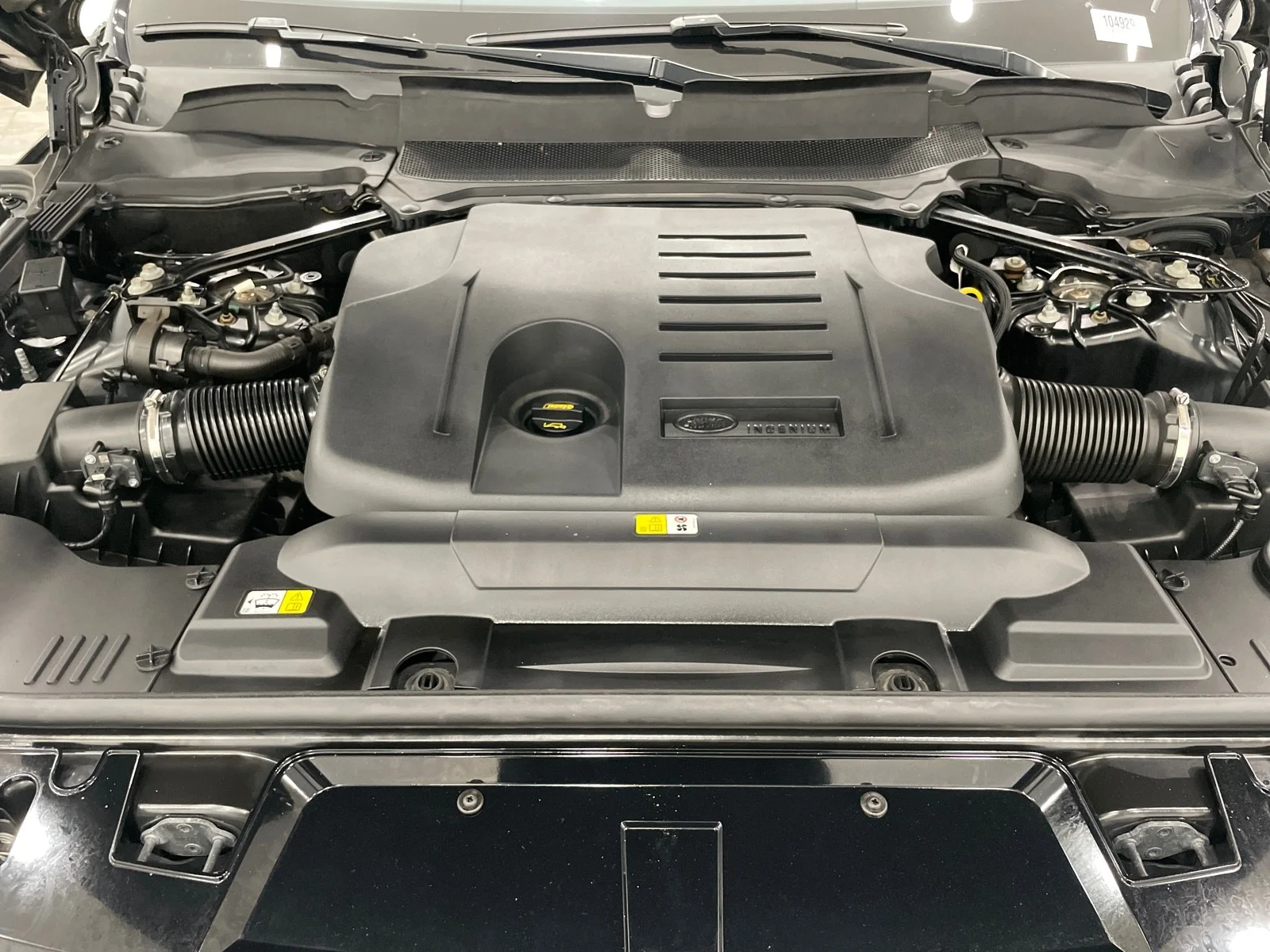 Used 2019 BLACK Land Rover HSE image 3