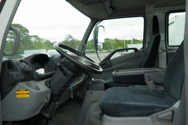 Used 2018  Hino  image 13