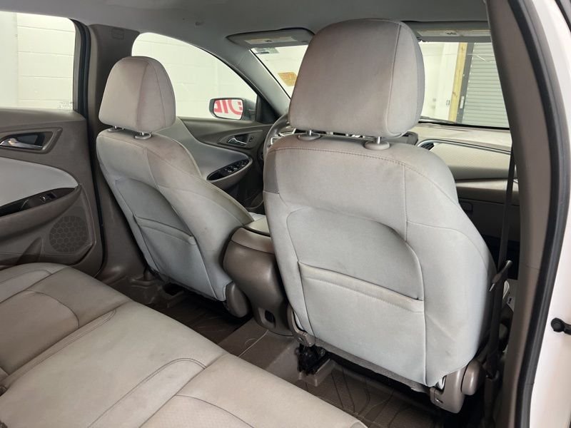 Used 2018 White Chevrolet LS image 11