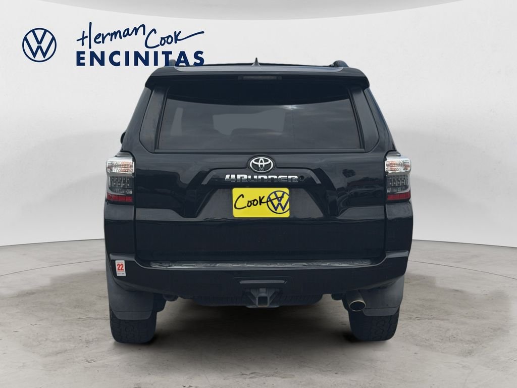 Used 2019 Midnight Black Metallic Toyota SR5 image 4