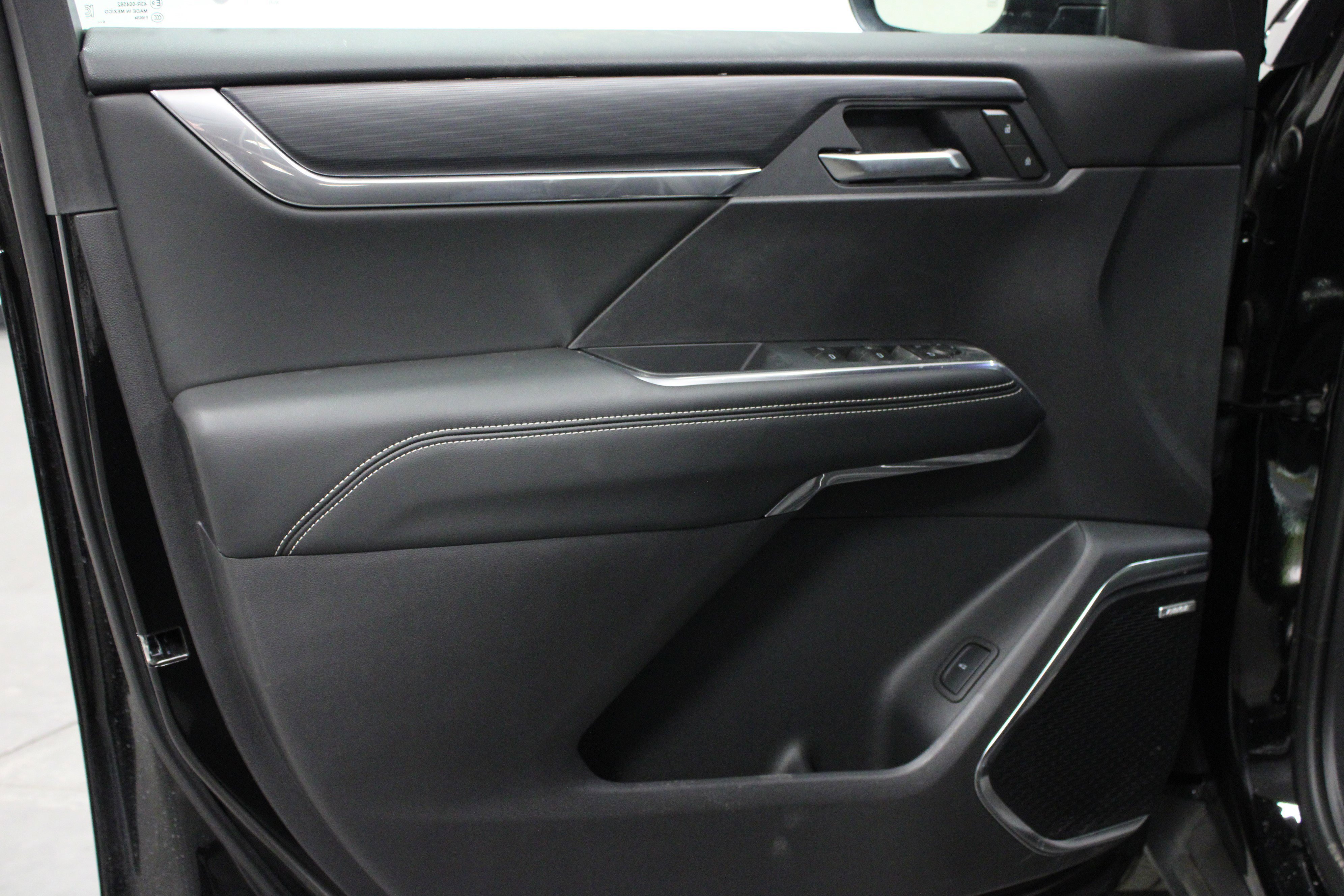 2025 GMC Acadia Elevation - Photo 10